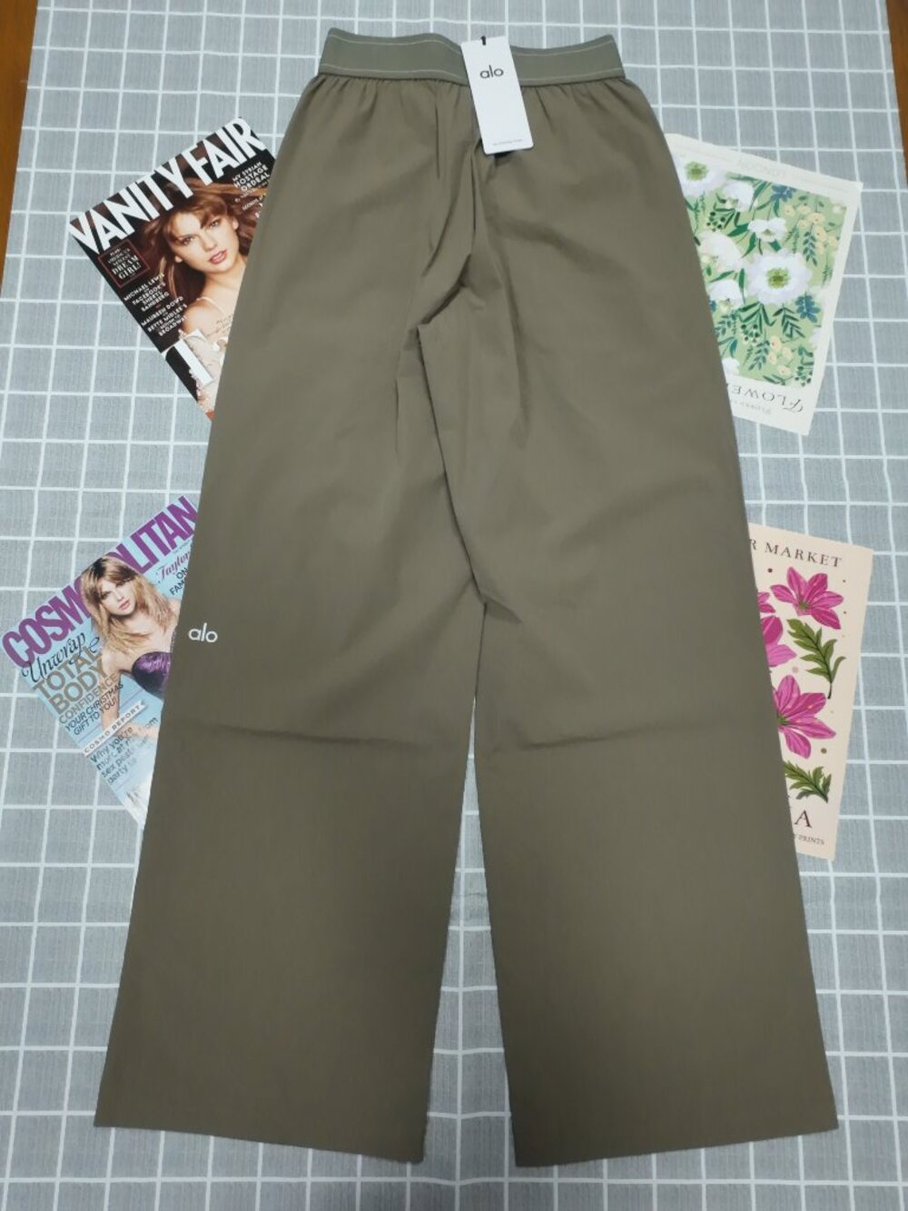 Brand New🌱ALO Yoga Olive Tree Suit Up Pants Regular 30 inseam - Picture 2 of 6